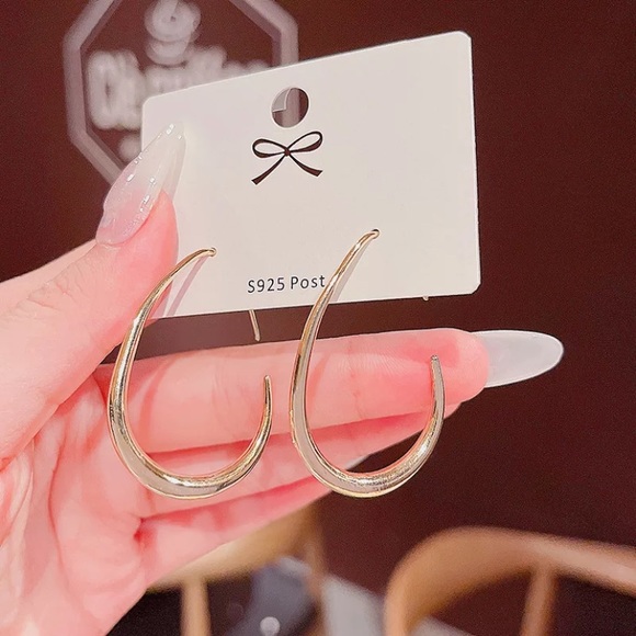 New 18k gold plated earrings - Picture 3 of 5